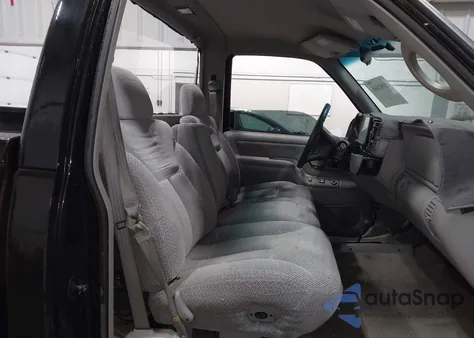 1998 Chevrolet K1500 Fleetside z USA, uszkodzony, nr VIN 1GCEK14R3WZ136352